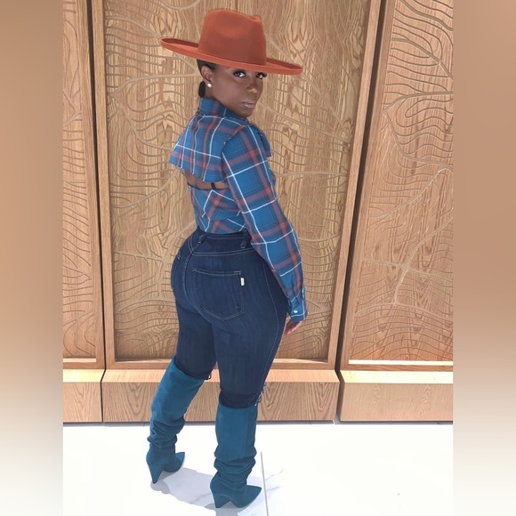 NWT Long Sleeve Plaid Crop top & cami set - Picture 2 of 9